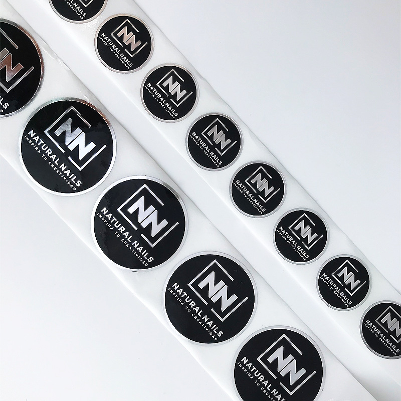 Naklejki samoprzylepne na opakowania kosmetyków